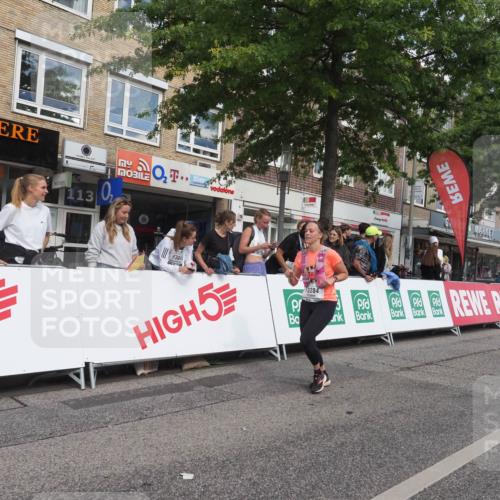 15.09.2024 - PSD Bank Halbmarathon Miley Keyser http://msf.ph/oto/7072810 15.09.2024 12:27:57 Ziel 1858, 2309, 2360, 2420, 3284 meine-sportfotos.de