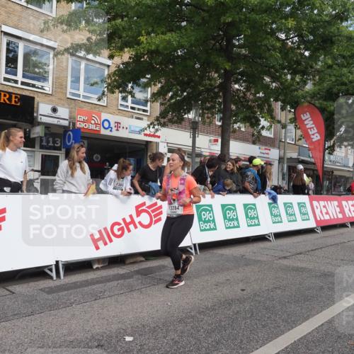 15.09.2024 - PSD Bank Halbmarathon Miley Keyser http://msf.ph/oto/7072819 15.09.2024 12:27:57 Ziel 1858, 2309, 2360, 2420, 3284 meine-sportfotos.de