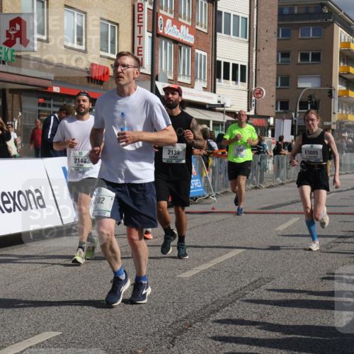 15.09.2024 - PSD Bank Halbmarathon Michael Strokosch http://msf.ph/oto/7072830 15.09.2024 12:12:08 Ziel 986, 1610, 2013, 2065, 2120, 2139, 2140, 2202, 2227, 3009 meine-sportfotos.de