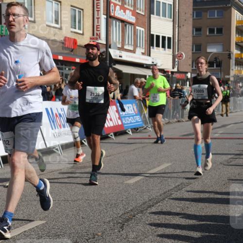 15.09.2024 - PSD Bank Halbmarathon Michael Strokosch http://msf.ph/oto/7072841 15.09.2024 12:12:09 Ziel 986, 1610, 2013, 2065, 2139, 2140, 2202, 2227, 3009 meine-sportfotos.de
