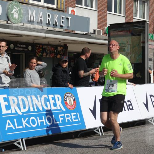 15.09.2024 - PSD Bank Halbmarathon Michael Strokosch http://msf.ph/oto/7072894 15.09.2024 12:12:12 Ziel 986, 1610, 2139, 2140, 2202, 2227, 3009 meine-sportfotos.de