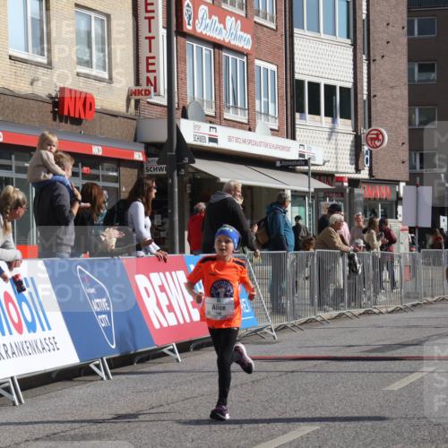 15.09.2024 - PSD Bank Halbmarathon Michael Strokosch http://msf.ph/oto/7072928 15.09.2024 10:30:44 Ziel 38, 44, 145, 147, 207, 214, 234 meine-sportfotos.de