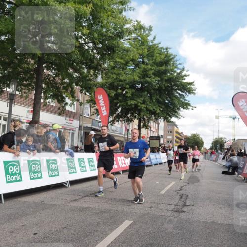 15.09.2024 - PSD Bank Halbmarathon Miley Keyser http://msf.ph/oto/7073054 15.09.2024 12:28:21 Ziel 2322, 2392, 2439, 2441, 3017, 3073, 3121, 3225, 3274, 3327 meine-sportfotos.de