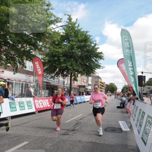 15.09.2024 - PSD Bank Halbmarathon Miley Keyser http://msf.ph/oto/7073115 15.09.2024 12:28:24 Ziel 2392, 2439, 2441, 3017, 3073, 3121, 3225, 3274, 3327 meine-sportfotos.de