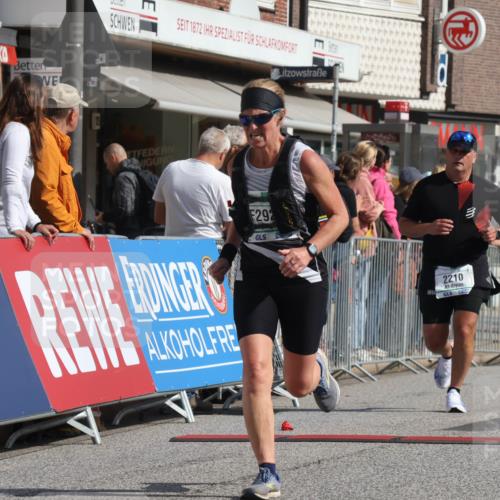 15.09.2024 - PSD Bank Halbmarathon Michael Strokosch http://msf.ph/oto/7073120 15.09.2024 12:12:40 Ziel 2210, 2926, 3296 meine-sportfotos.de