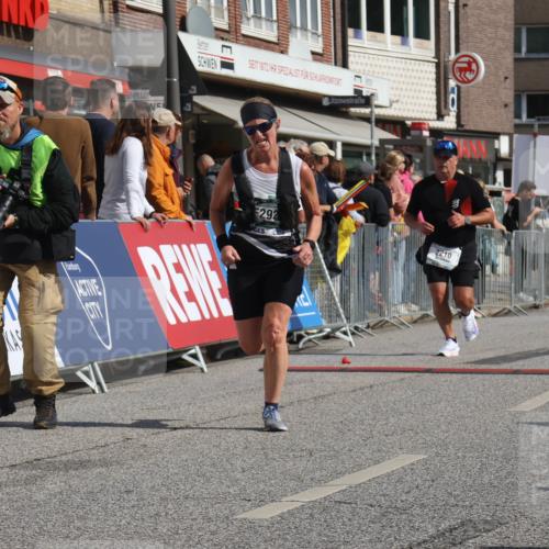 15.09.2024 - PSD Bank Halbmarathon Michael Strokosch http://msf.ph/oto/7073130 15.09.2024 12:12:40 Ziel 2210, 2926, 3296 meine-sportfotos.de