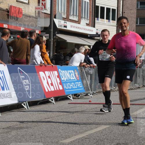 15.09.2024 - PSD Bank Halbmarathon Michael Strokosch http://msf.ph/oto/7073192 15.09.2024 12:12:51 Ziel 1903, 2210, 2732, 2926 meine-sportfotos.de