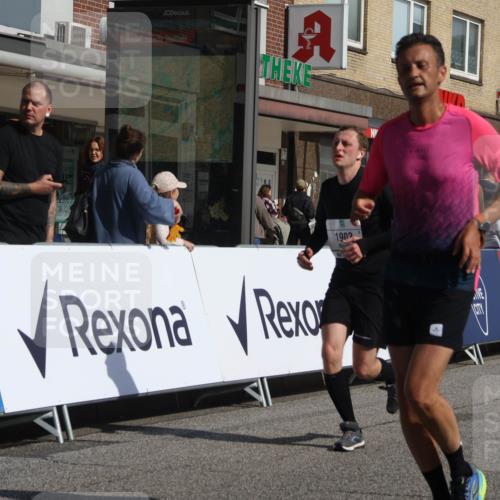 15.09.2024 - PSD Bank Halbmarathon Michael Strokosch http://msf.ph/oto/7073236 15.09.2024 12:12:53 Ziel 1815, 1903, 2210, 2732, 2856, 2926 meine-sportfotos.de