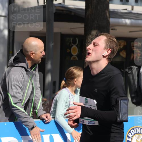 15.09.2024 - PSD Bank Halbmarathon Michael Strokosch http://msf.ph/oto/7073264 15.09.2024 12:12:55 Ziel 1815, 1903, 2210, 2300, 2732, 2856, 3254 meine-sportfotos.de