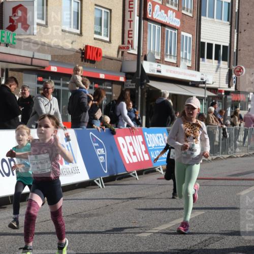 15.09.2024 - PSD Bank Halbmarathon Michael Strokosch http://msf.ph/oto/7073276 15.09.2024 10:31:12 Ziel 24, 25, 39, 72, 104, 105, 126, 160, 163, 191, 277, 287 meine-sportfotos.de