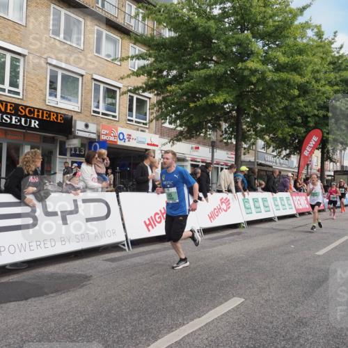15.09.2024 - PSD Bank Halbmarathon Miley Keyser http://msf.ph/oto/7073338 15.09.2024 11:28:34 Ziel 425, 431, 585, 830, 889, 893, 905, 926, 929, 1042, 1063, 1065, 1126, 1487, 2603, 3510 meine-sportfotos.de