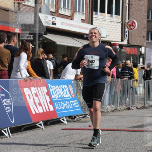 15.09.2024 - PSD Bank Halbmarathon Michael Strokosch http://msf.ph/oto/7073418 15.09.2024 12:13:09 Ziel 1815, 1982, 2064, 2100, 2300, 2393, 2732, 2856, 3254, 3497 meine-sportfotos.de