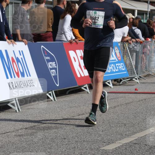 15.09.2024 - PSD Bank Halbmarathon Michael Strokosch http://msf.ph/oto/7073437 15.09.2024 12:13:10 Ziel 1815, 1982, 2064, 2100, 2300, 2393, 2856, 3254, 3497 meine-sportfotos.de