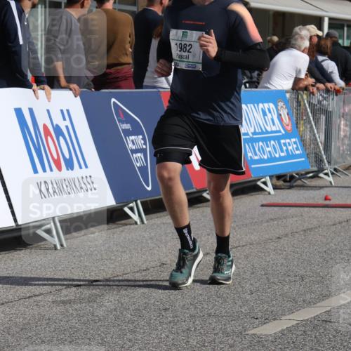 15.09.2024 - PSD Bank Halbmarathon Michael Strokosch http://msf.ph/oto/7073440 15.09.2024 12:13:10 Ziel 1815, 1982, 2064, 2100, 2300, 2393, 2856, 3254, 3497 meine-sportfotos.de
