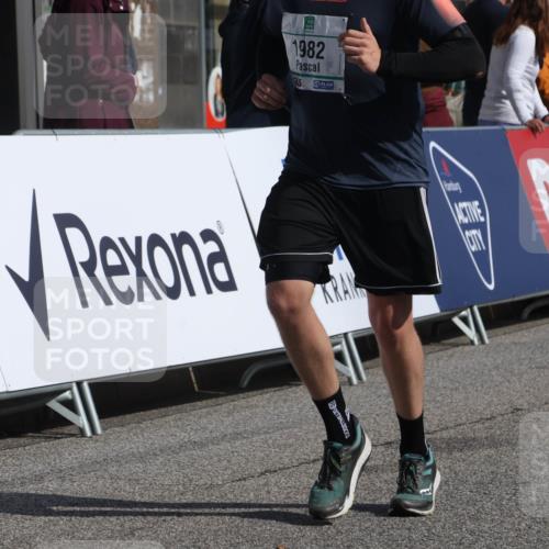 15.09.2024 - PSD Bank Halbmarathon Michael Strokosch http://msf.ph/oto/7073458 15.09.2024 12:13:10 Ziel 1815, 1982, 2064, 2100, 2300, 2393, 2856, 3254, 3497 meine-sportfotos.de