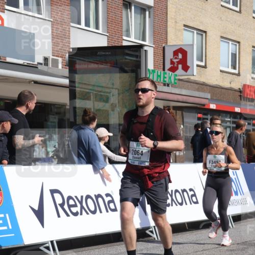 15.09.2024 - PSD Bank Halbmarathon Michael Strokosch http://msf.ph/oto/7073504 15.09.2024 12:13:16 Ziel 1982, 2050, 2064, 2099, 2100, 2148, 2203, 2393, 3043, 3044, 3497 meine-sportfotos.de