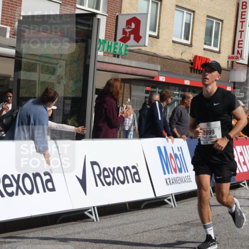 15.09.2024 - PSD Bank Halbmarathon Michael Strokosch http://msf.ph/oto/7073546 15.09.2024 12:13:19 Ziel 1982, 2050, 2064, 2099, 2100, 2148, 2178, 2203, 2393, 3043, 3044, 3497 meine-sportfotos.de