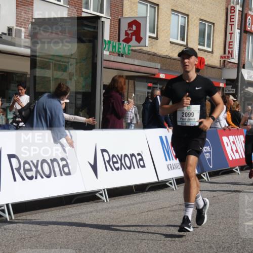 15.09.2024 - PSD Bank Halbmarathon Michael Strokosch http://msf.ph/oto/7073550 15.09.2024 12:13:19 Ziel 1982, 2050, 2064, 2099, 2100, 2148, 2178, 2203, 2393, 3043, 3044, 3497 meine-sportfotos.de