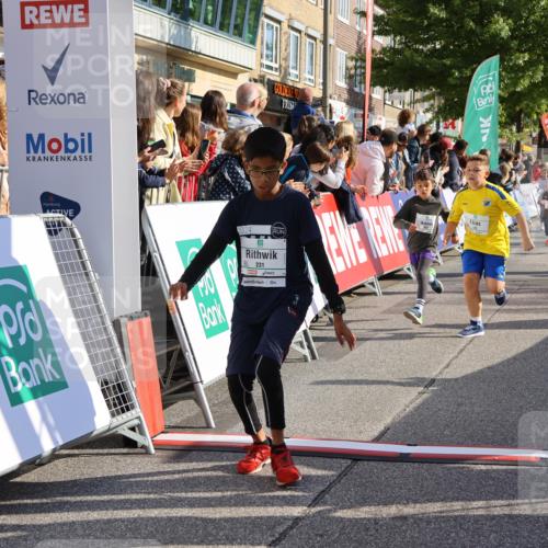 15.09.2024 - PSD Bank Halbmarathon Strokosch-Dieckow http://msf.ph/oto/7073557 15.09.2024 10:29:18 Ziel 5, 106, 107, 137, 150, 154, 170, 179, 189, 222, 231, 271, 288, 292, 297 meine-sportfotos.de