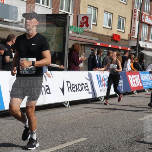 15.09.2024 - PSD Bank Halbmarathon Michael Strokosch http://msf.ph/oto/7073566 15.09.2024 12:13:20 Ziel 1982, 2050, 2064, 2099, 2100, 2148, 2178, 2203, 2393, 3043, 3044, 3497 meine-sportfotos.de