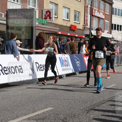 15.09.2024 - PSD Bank Halbmarathon Michael Strokosch http://msf.ph/oto/7073580 15.09.2024 12:13:21 Ziel 1982, 2050, 2064, 2099, 2100, 2148, 2178, 2203, 2393, 3043, 3044, 3497 meine-sportfotos.de