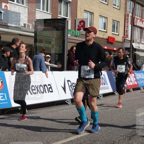 15.09.2024 - PSD Bank Halbmarathon Michael Strokosch http://msf.ph/oto/7073601 15.09.2024 12:13:22 Ziel 1982, 2050, 2064, 2099, 2100, 2148, 2178, 2203, 2393, 3043, 3044, 3497, 3534 meine-sportfotos.de