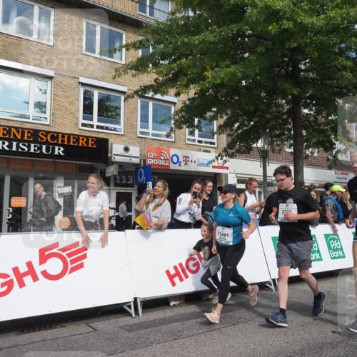 15.09.2024 - PSD Bank Halbmarathon Miley Keyser http://msf.ph/oto/7073622 15.09.2024 12:29:12 Ziel 2073, 2075, 2089, 2288, 2362, 2451, 3057, 3129, 3247, 3266, 3287, 3325, 3401, 3491 meine-sportfotos.de