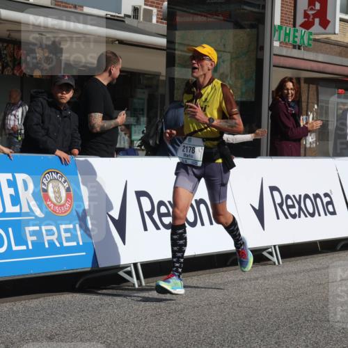 15.09.2024 - PSD Bank Halbmarathon Michael Strokosch http://msf.ph/oto/7073667 15.09.2024 12:13:27 Ziel 1651, 2050, 2064, 2099, 2100, 2148, 2178, 2203, 3043, 3044, 3497, 3534 meine-sportfotos.de