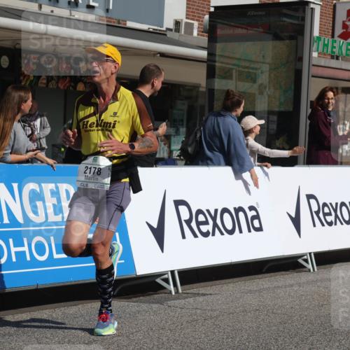 15.09.2024 - PSD Bank Halbmarathon Michael Strokosch http://msf.ph/oto/7073678 15.09.2024 12:13:28 Ziel 1651, 2050, 2099, 2100, 2148, 2178, 2203, 3043, 3044, 3497, 3534 meine-sportfotos.de