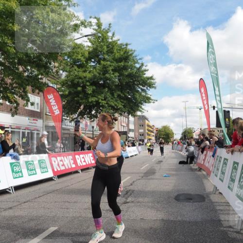15.09.2024 - PSD Bank Halbmarathon Miley Keyser http://msf.ph/oto/7073711 15.09.2024 12:29:17 Ziel 2073, 2075, 2089, 2362, 2446, 2451, 3129, 3247, 3266, 3287, 3401, 3488, 3491 meine-sportfotos.de