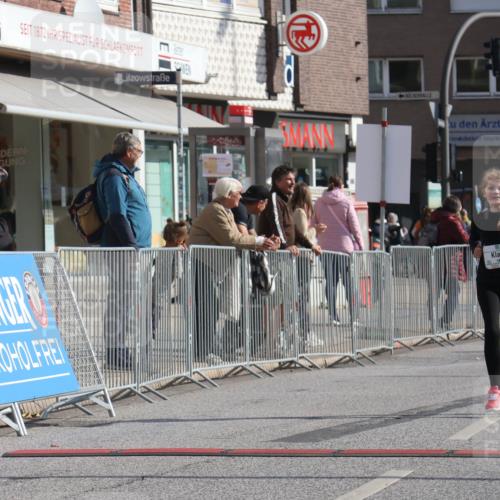 15.09.2024 - PSD Bank Halbmarathon Michael Strokosch http://msf.ph/oto/7073724 15.09.2024 10:32:01 Ziel 56, 57, 148, 151, 199, 267 meine-sportfotos.de