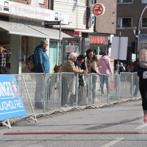 15.09.2024 - PSD Bank Halbmarathon Michael Strokosch http://msf.ph/oto/7073728 15.09.2024 10:32:01 Ziel 56, 57, 148, 151, 199, 267 meine-sportfotos.de