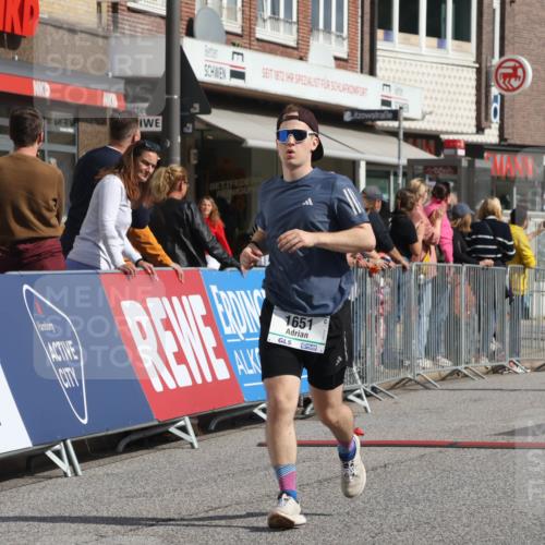 15.09.2024 - PSD Bank Halbmarathon Michael Strokosch http://msf.ph/oto/7073765 15.09.2024 12:13:34 Ziel 1651, 1766, 2178, 2203, 3076, 3534 meine-sportfotos.de
