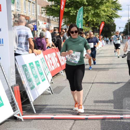 15.09.2024 - PSD Bank Halbmarathon Strokosch-Dieckow http://msf.ph/oto/7073767 15.09.2024 12:32:58 Ziel 2411, 2414, 3045, 3358, 3368 meine-sportfotos.de