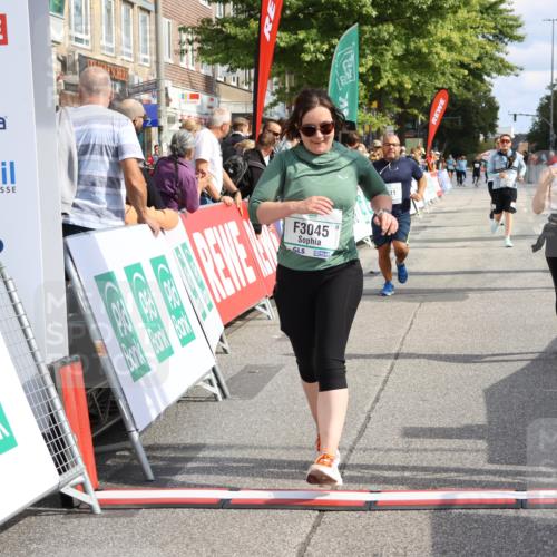 15.09.2024 - PSD Bank Halbmarathon Strokosch-Dieckow http://msf.ph/oto/7073790 15.09.2024 12:32:58 Ziel 2411, 2414, 3045, 3358, 3368 meine-sportfotos.de