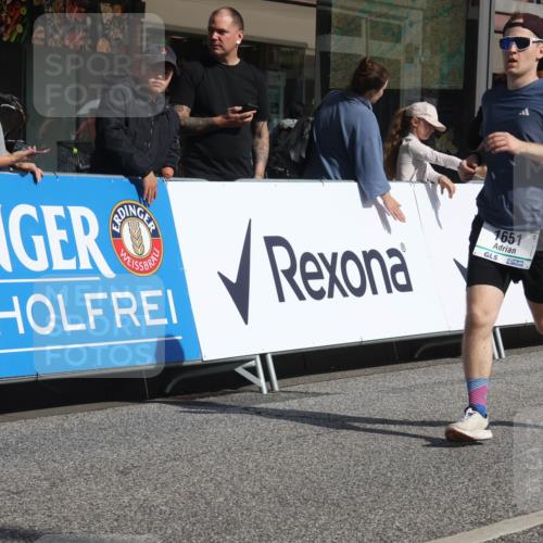 15.09.2024 - PSD Bank Halbmarathon Michael Strokosch http://msf.ph/oto/7073813 15.09.2024 12:13:36 Ziel 1651, 1766, 2178, 3031, 3076, 3534 meine-sportfotos.de