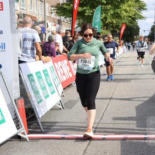 15.09.2024 - PSD Bank Halbmarathon Strokosch-Dieckow http://msf.ph/oto/7073814 15.09.2024 12:32:58 Ziel 2411, 2414, 3045, 3358, 3368 meine-sportfotos.de