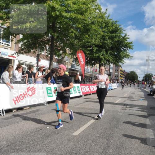 15.09.2024 - PSD Bank Halbmarathon Miley Keyser http://msf.ph/oto/7073847 15.09.2024 12:29:43 Ziel 2093, 3055, 3091, 3334, 3385 meine-sportfotos.de