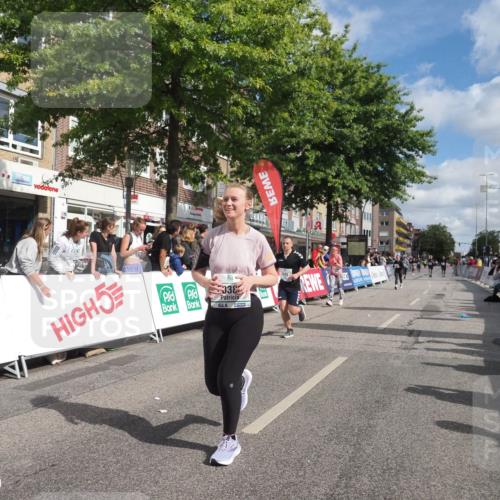 15.09.2024 - PSD Bank Halbmarathon Miley Keyser http://msf.ph/oto/7073870 15.09.2024 12:29:44 Ziel 2093, 3055, 3091, 3334, 3385 meine-sportfotos.de