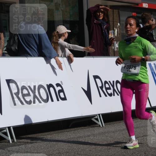 15.09.2024 - PSD Bank Halbmarathon Michael Strokosch http://msf.ph/oto/7073879 15.09.2024 12:13:40 Ziel 1651, 1766, 3031, 3076, 3197, 3534, 3539 meine-sportfotos.de
