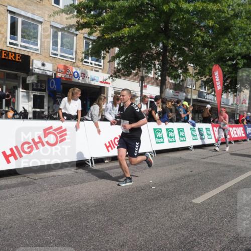 15.09.2024 - PSD Bank Halbmarathon Miley Keyser http://msf.ph/oto/7073890 15.09.2024 12:29:45 Ziel 2093, 3055, 3091, 3334, 3385 meine-sportfotos.de