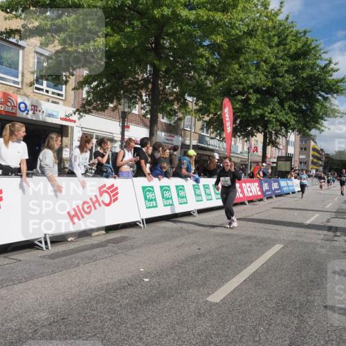 15.09.2024 - PSD Bank Halbmarathon Miley Keyser http://msf.ph/oto/7073921 15.09.2024 12:29:50 Ziel 2093, 3055, 3091, 3270, 3334, 3362, 3385 meine-sportfotos.de