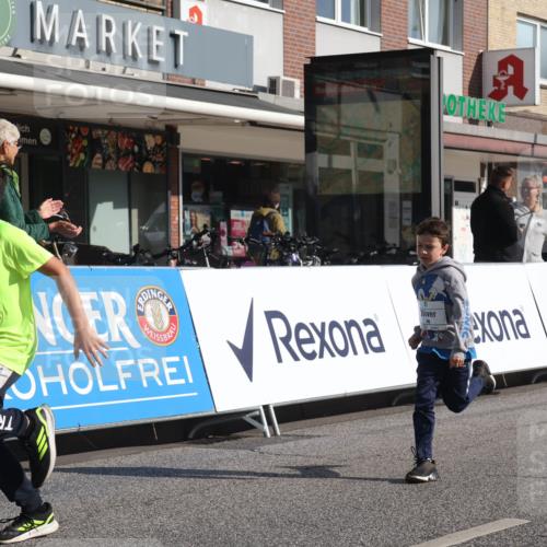 15.09.2024 - PSD Bank Halbmarathon Michael Strokosch http://msf.ph/oto/7074028 15.09.2024 10:32:27 Ziel 1, 40, 68, 83, 157, 176, 182, 232, 241, 283, 301, 302 meine-sportfotos.de