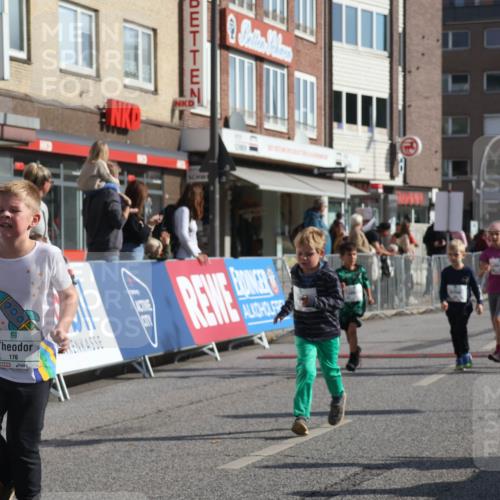 15.09.2024 - PSD Bank Halbmarathon Michael Strokosch http://msf.ph/oto/7074059 15.09.2024 10:32:30 Ziel 1, 4, 40, 68, 83, 157, 176, 182, 232, 241, 275, 283, 301, 302 meine-sportfotos.de