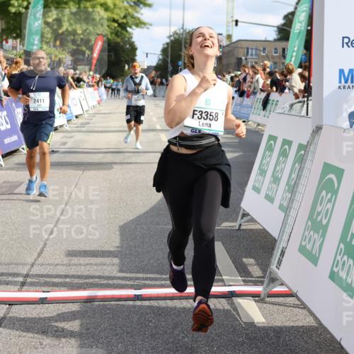 15.09.2024 - PSD Bank Halbmarathon Strokosch-Dieckow http://msf.ph/oto/7074090 15.09.2024 12:33:00 Ziel 2411, 2414, 3045, 3358, 3368 meine-sportfotos.de