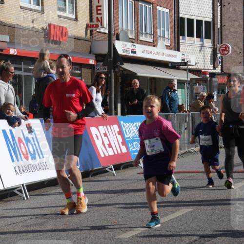 15.09.2024 - PSD Bank Halbmarathon Michael Strokosch http://msf.ph/oto/7074157 15.09.2024 10:32:39 Ziel 1, 4, 33, 40, 83, 157, 176, 182, 232, 241, 275, 283, 302 meine-sportfotos.de