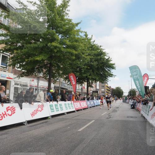 15.09.2024 - PSD Bank Halbmarathon Miley Keyser http://msf.ph/oto/7074164 15.09.2024 11:29:36 Ziel 702, 703, 704, 711, 906, 909, 947, 1017, 1413, 1423, 1991, 2469, 2481, 2567, 3512 meine-sportfotos.de