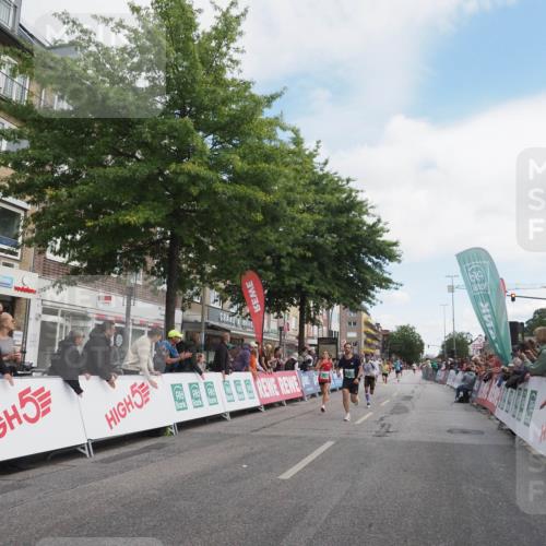 15.09.2024 - PSD Bank Halbmarathon Miley Keyser http://msf.ph/oto/7074184 15.09.2024 11:29:37 Ziel 702, 703, 704, 711, 906, 909, 947, 1017, 1041, 1413, 1423, 1991, 2469, 2481, 2567, 3512 meine-sportfotos.de