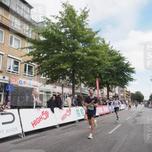 15.09.2024 - PSD Bank Halbmarathon Miley Keyser http://msf.ph/oto/7074218 15.09.2024 11:29:38 Ziel 702, 703, 704, 711, 906, 947, 1017, 1041, 1413, 1423, 1991, 2469, 2481, 2567, 3512 meine-sportfotos.de
