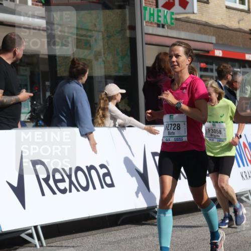 15.09.2024 - PSD Bank Halbmarathon Michael Strokosch http://msf.ph/oto/7074223 15.09.2024 12:14:06 Ziel 2144, 2262, 2728, 2758, 3058, 3062, 3120, 3139, 3244, 3429 meine-sportfotos.de